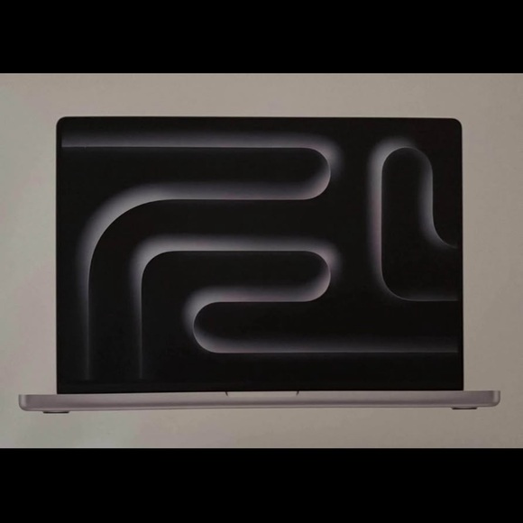 Apple 16-inch MacBook Pro - Picture 1 of 3